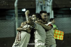 Festejo gol Vizcarra