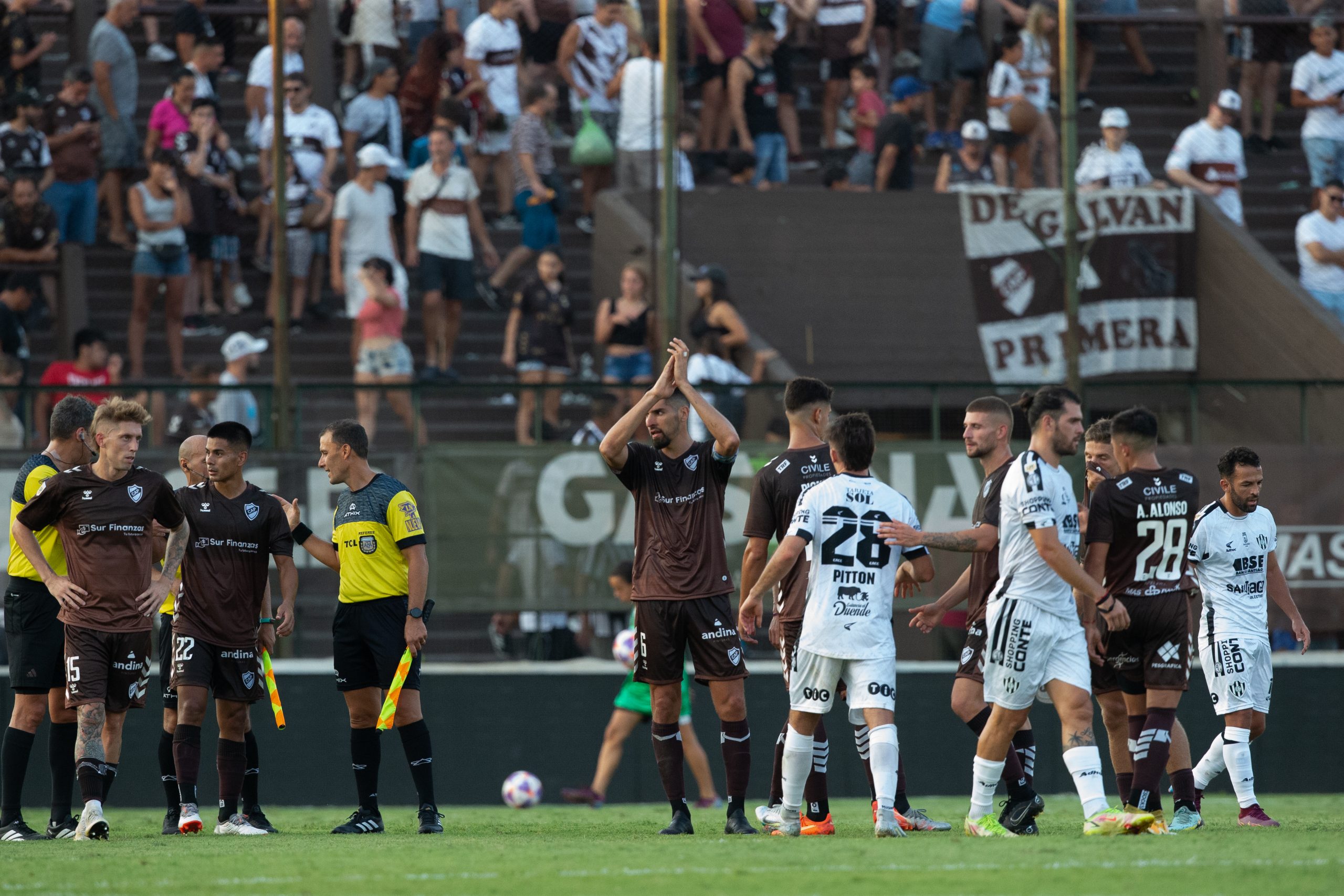 Club Atlético Platense on X: [Reserva] #CopaDeLaLiga #Fecha7 ⏰ ¡Partido en  marcha! #Platense y Colón ya se miden en Vicente López. ¡#VamosCalamares🦑!   / X