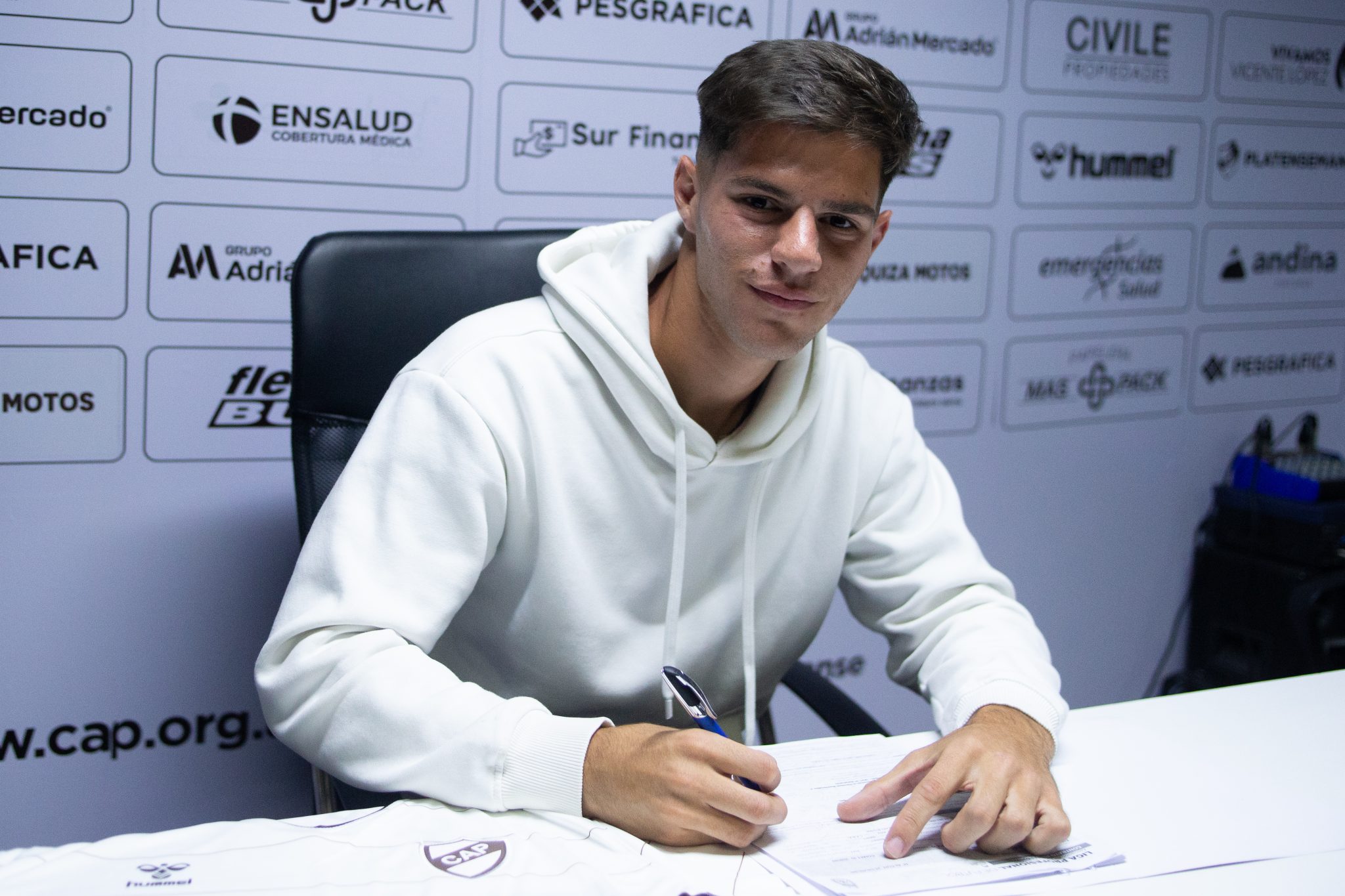 Marco Pellegrino extendió su contrato Club Atlético Platense