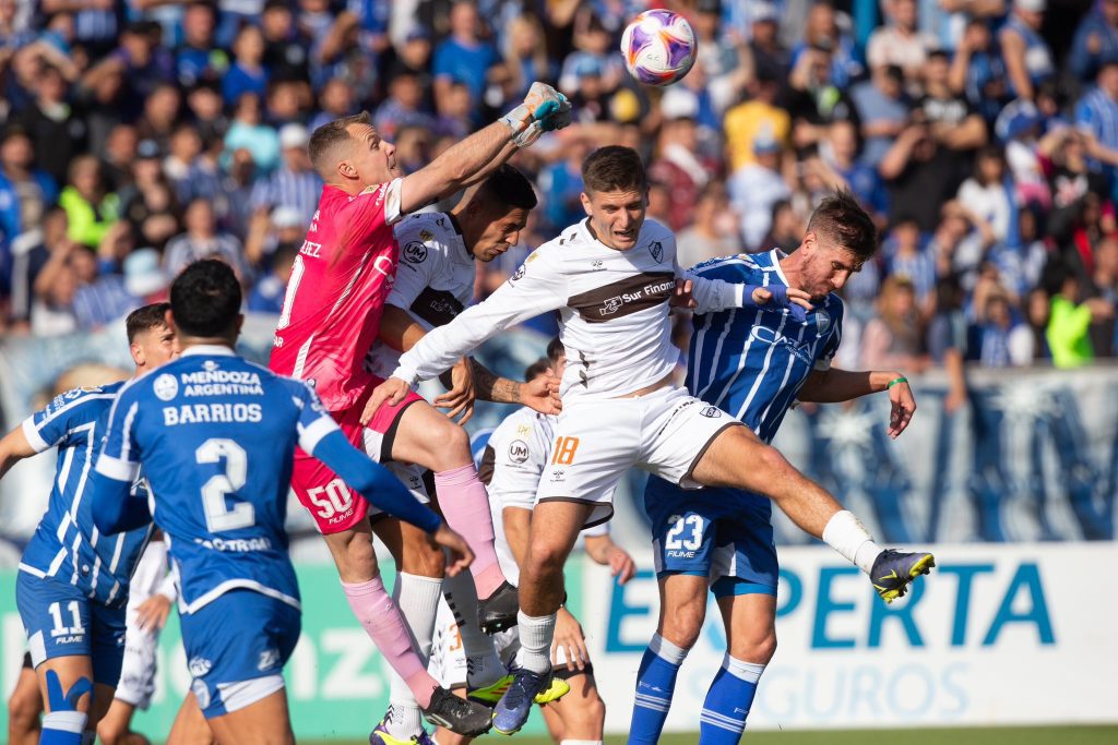 Derrota sobre el final ante Godoy Cruz