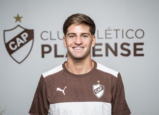 Nicolás Retamar estampó la firma y se viste de marrón y blanco