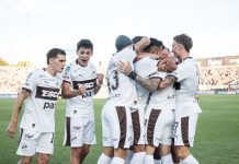 Con un grito agónico, sumó de a tres en casa